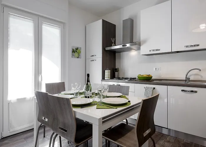 Stayeasy Filzi11 - 3 Bedrooms, 2 Baths - Station Lägenhet *