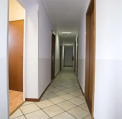 贝尔希特酒店 酒店 2*