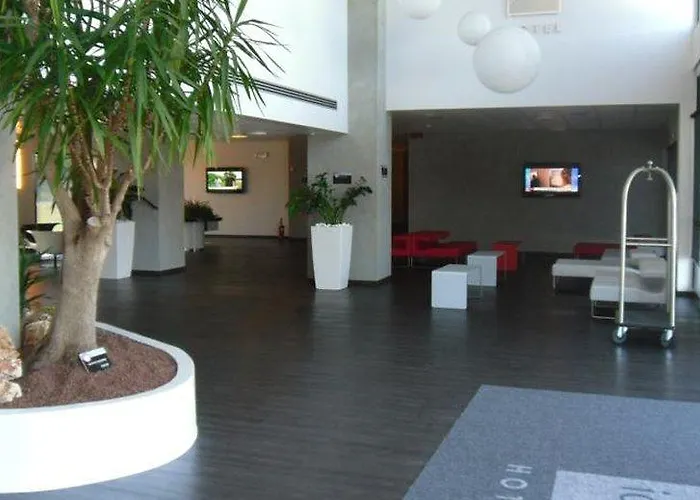 Отель Idea San Siro 4*