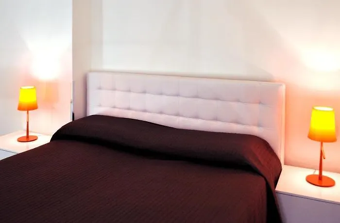 Bb Bocconi Apartmanhotel