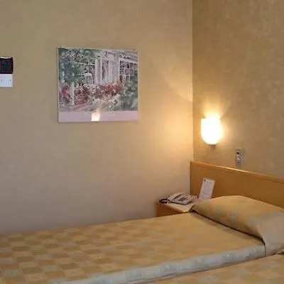 Mokinba Sant'ambroeus 3* Milán