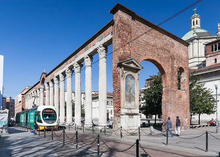 Duomo Views, Light, Jungle-inspired With Terrace * Milano