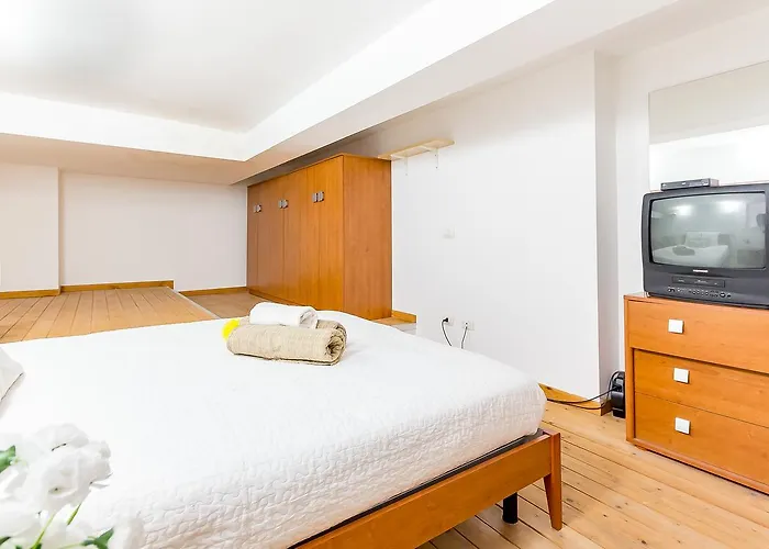 Alessia's Flat- Portello 3 * Милан