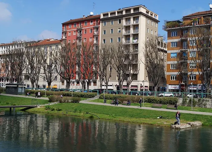 Hbhall Residenze Darsena Mediolan