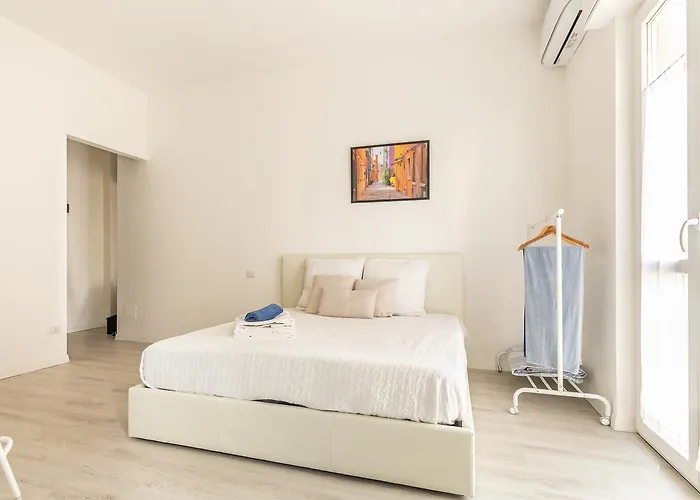 Alessia's Flat- M3 Corvetto Milan