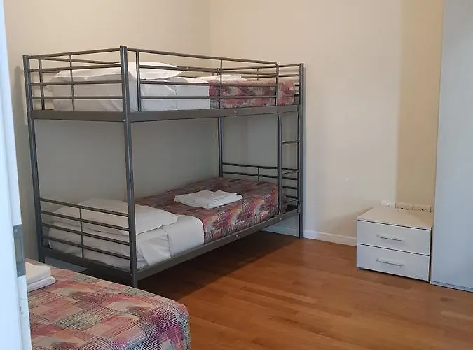 Red Line Division Vendégház 3*