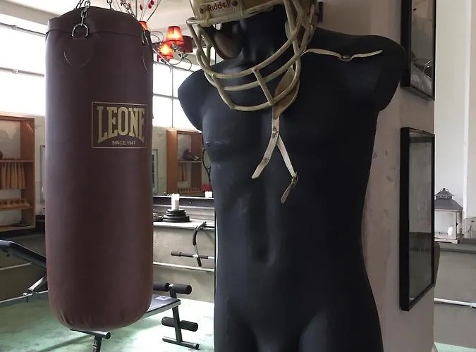 Zuretti 61 Panzió Milánó