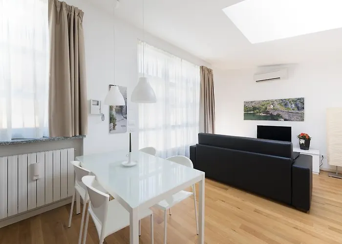 La Maison Del Capestrano * Mediolan