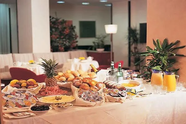 Mokinba Sant'ambroeus 3*