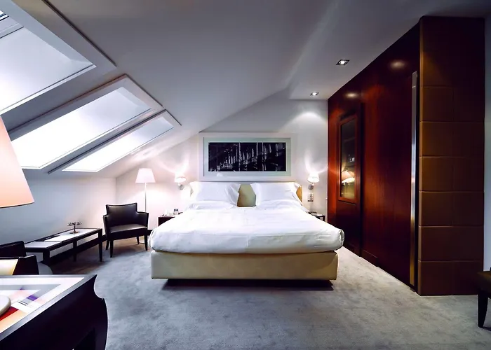 ホテル Cusani ミラノ