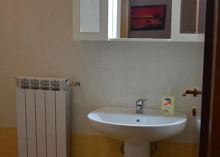 Cheta Guest house 2*