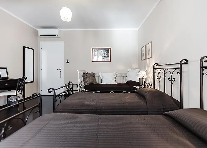 Locami Rooms Castaldi 3* Милан