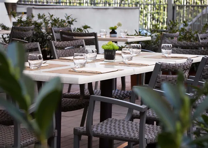 Hotell Starhotels Tourist