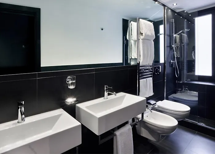 إل إتش بي نابليون ميلان