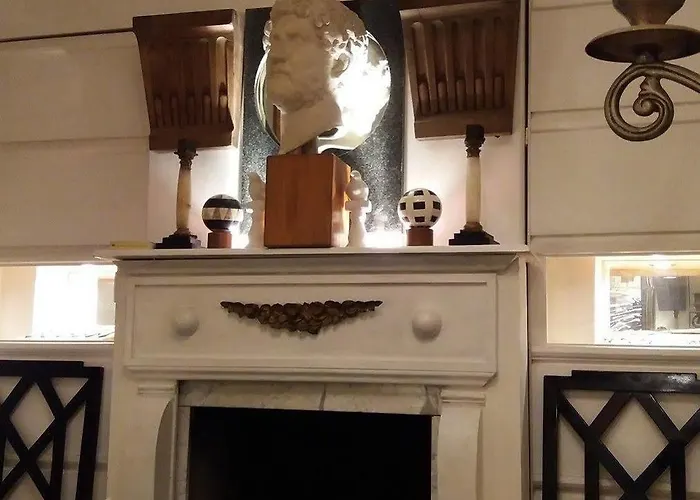 Oda ve Kahvaltı Parco Lambro 2*