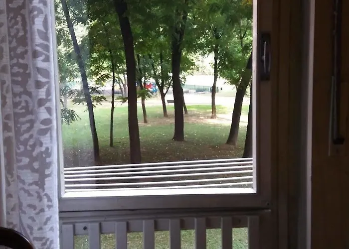 Oda ve Kahvaltı Parco Lambro 2*