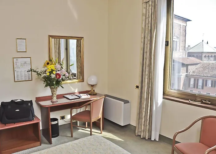 Lloyd 4* מילאנו