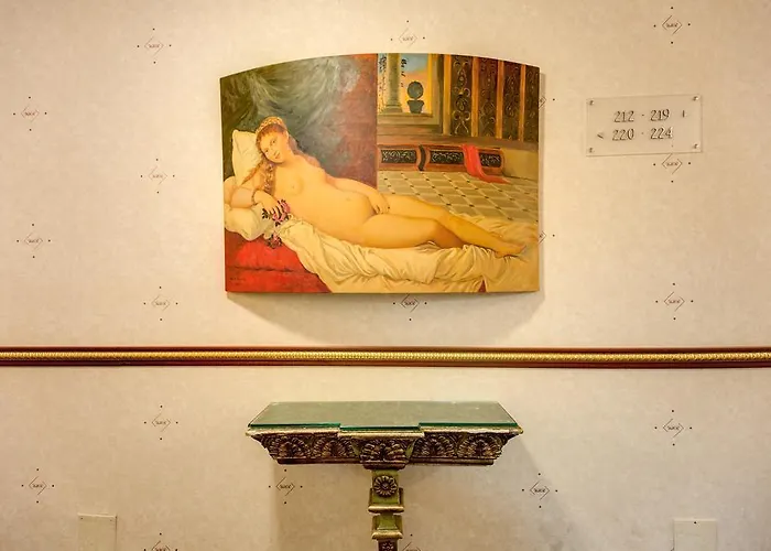 מלון Romana 4*