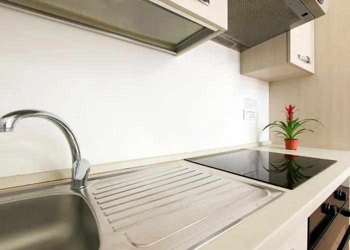 게스트하우스 Red Line Division 3*