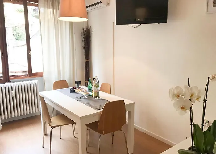 Apartment Center White *