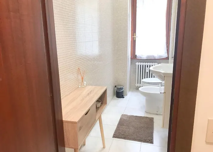 Center White Apartment *