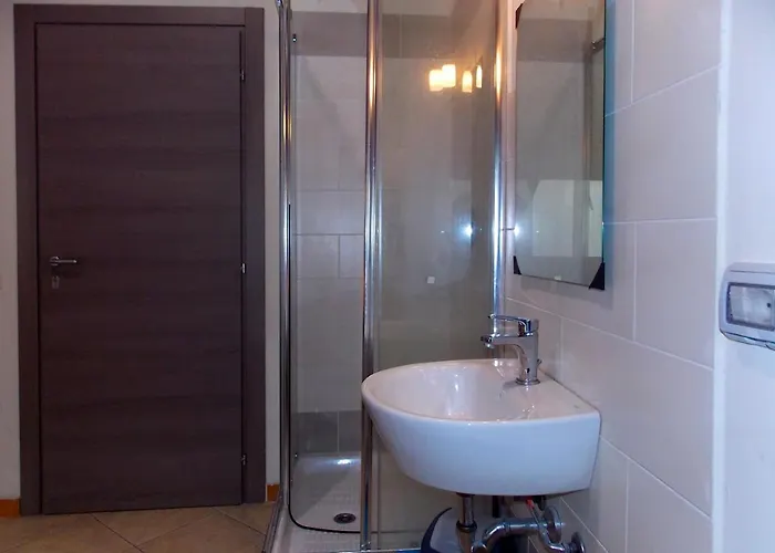 Midtown Hotel *