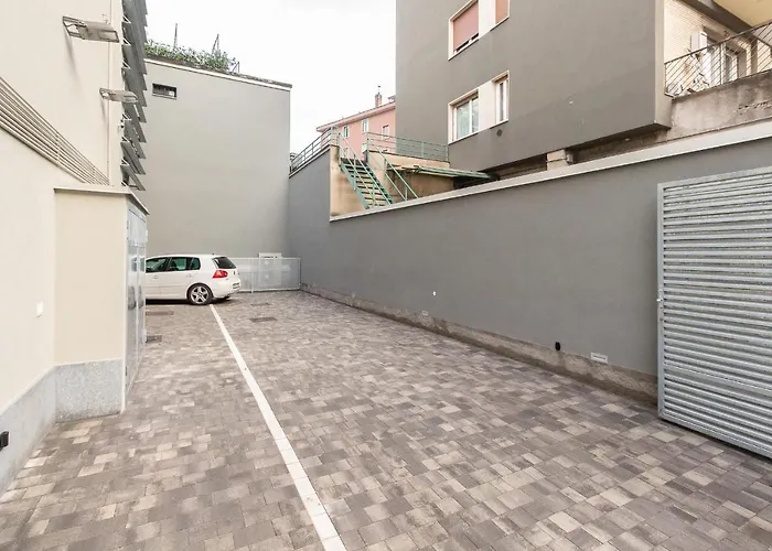 Alessia's Building- Affori Fn * Milánó
