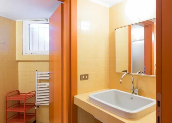 Loft In Navigli District With Jacuzzi & Sauna - Papiniano 아파트