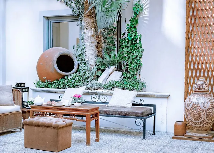 Townhouse 33 Boutique