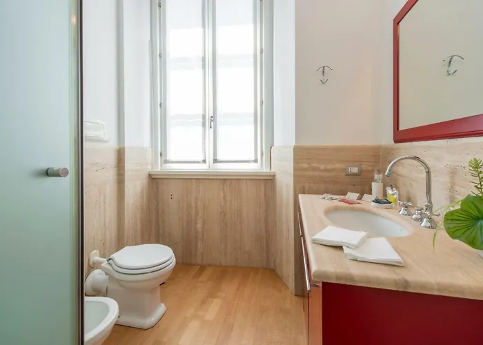 Royal - Centro Милан