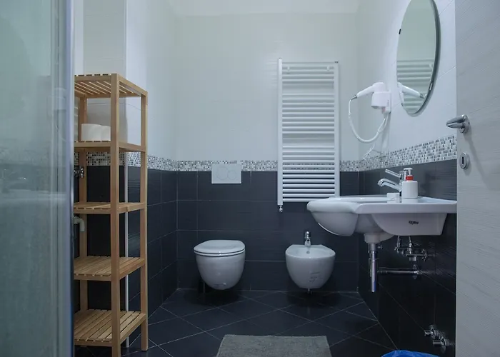 Red Line Division 3* Milánó