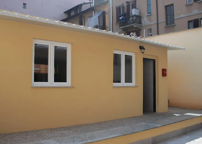 Vendégház Red Line Division Milánó