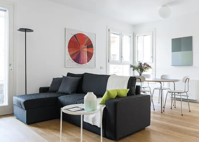 Joivy Stylish 1-bedroom Flat דירה *