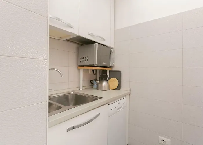 The Rent - Maciachini Two Bedroom ميلان