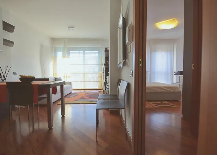 Orea Spiti - Charming Flat & Canal View Few Steps From Movida Apartment