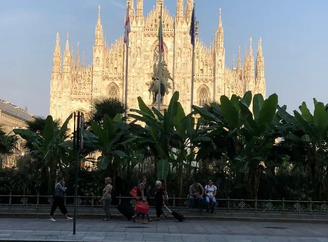 Joy House -central Near Metro Arco Della Pace Brera-entire Perfect For Work & Play, Nightlife With Ac & Fast Wifi Welcome To The Cool Joy House!