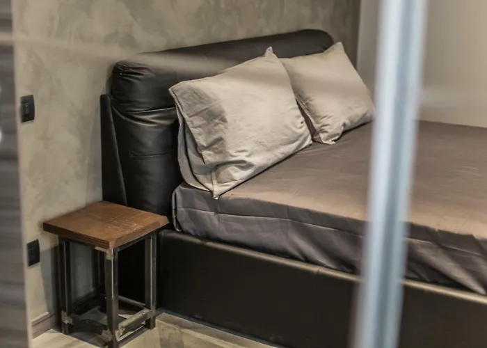 Castle Near Duomo ميلان