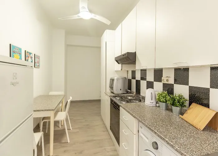 Youhosty - Pantigliate 8 * Milaan