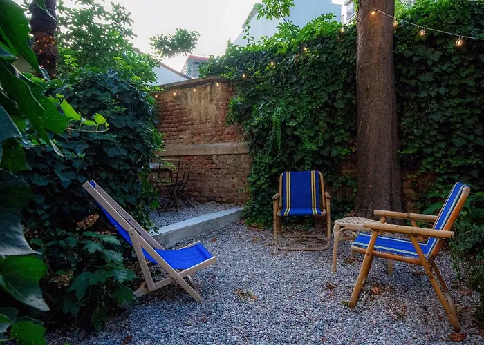 Apartment Secret Garden In The Heart Of Isola *