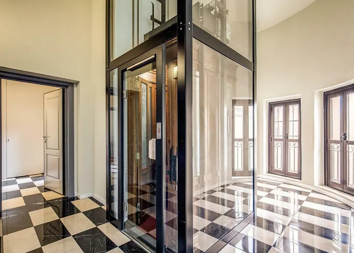 Luxurious In * Milán