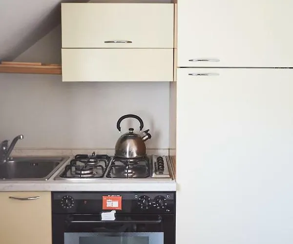 Guesthost - Con Balcone Per 2 Persone *