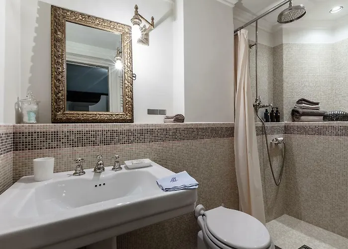 Lägenhet Antica With Outdoor In The Heart Of Centre, 4 Bedrooms