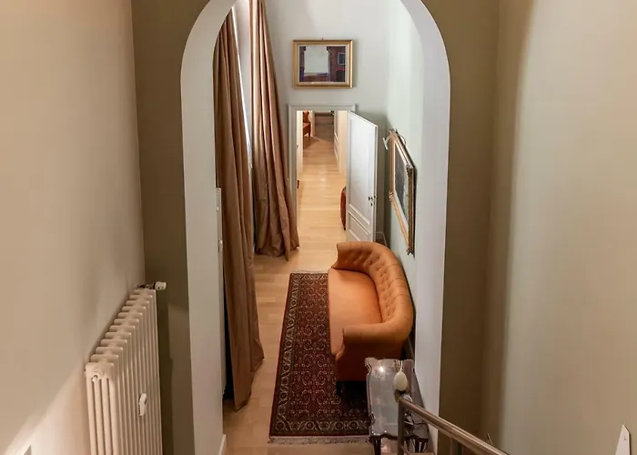 Lägenhet Antica With Outdoor In The Heart Of Centre, 4 Bedrooms Milano