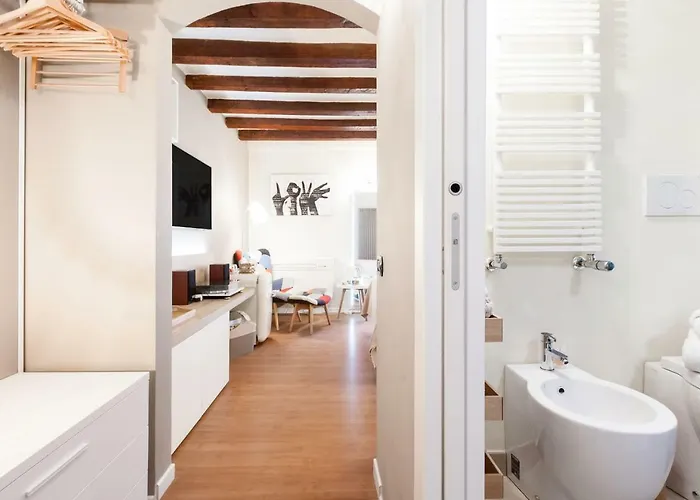 Moscova Luxury לינה וארוחת בוקר 4*