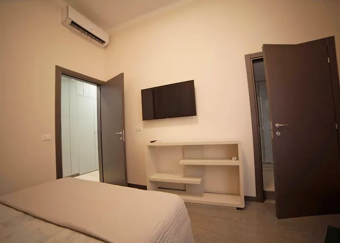 Гостевой дом Imhome - Cadorna House 3*