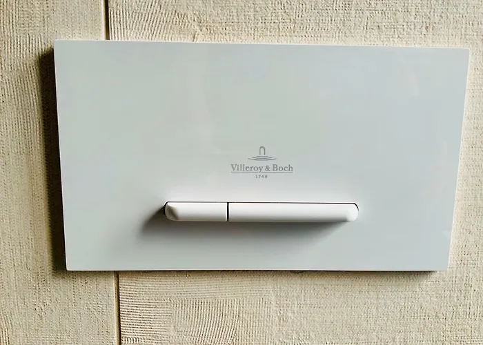 Luxury Flat By Station / Unique View Apartman *