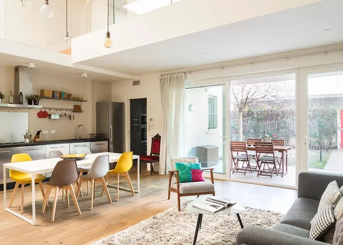 Lägenhet Stylish Loft With Garden, 8 Guests, 3 Bedrooms *