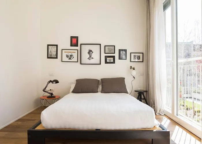 Lägenhet Stylish Loft With Garden, 8 Guests, 3 Bedrooms Milano