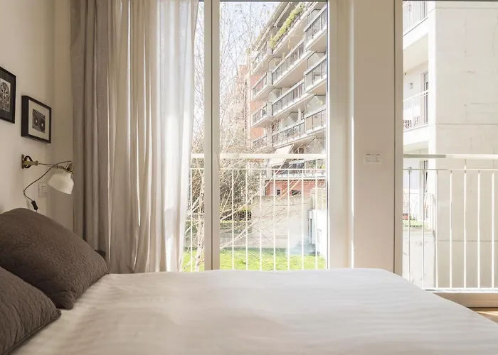 Lägenhet Stylish Loft With Garden, 8 Guests, 3 Bedrooms *
