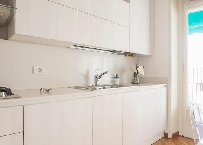 Cosmopolitan Home, 2 Bedrooms, 2 Bth, 5 Guests דירה